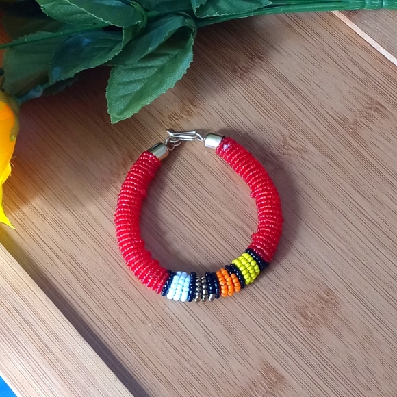 1PC Beautiful African Red Maasai Beaded Bracelet - Picture 6 of 8